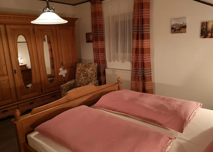 - Haus Monika شقة